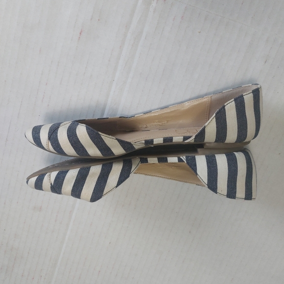BCBG Black and White Striped Flats Size 6M - Picture 9 of 11